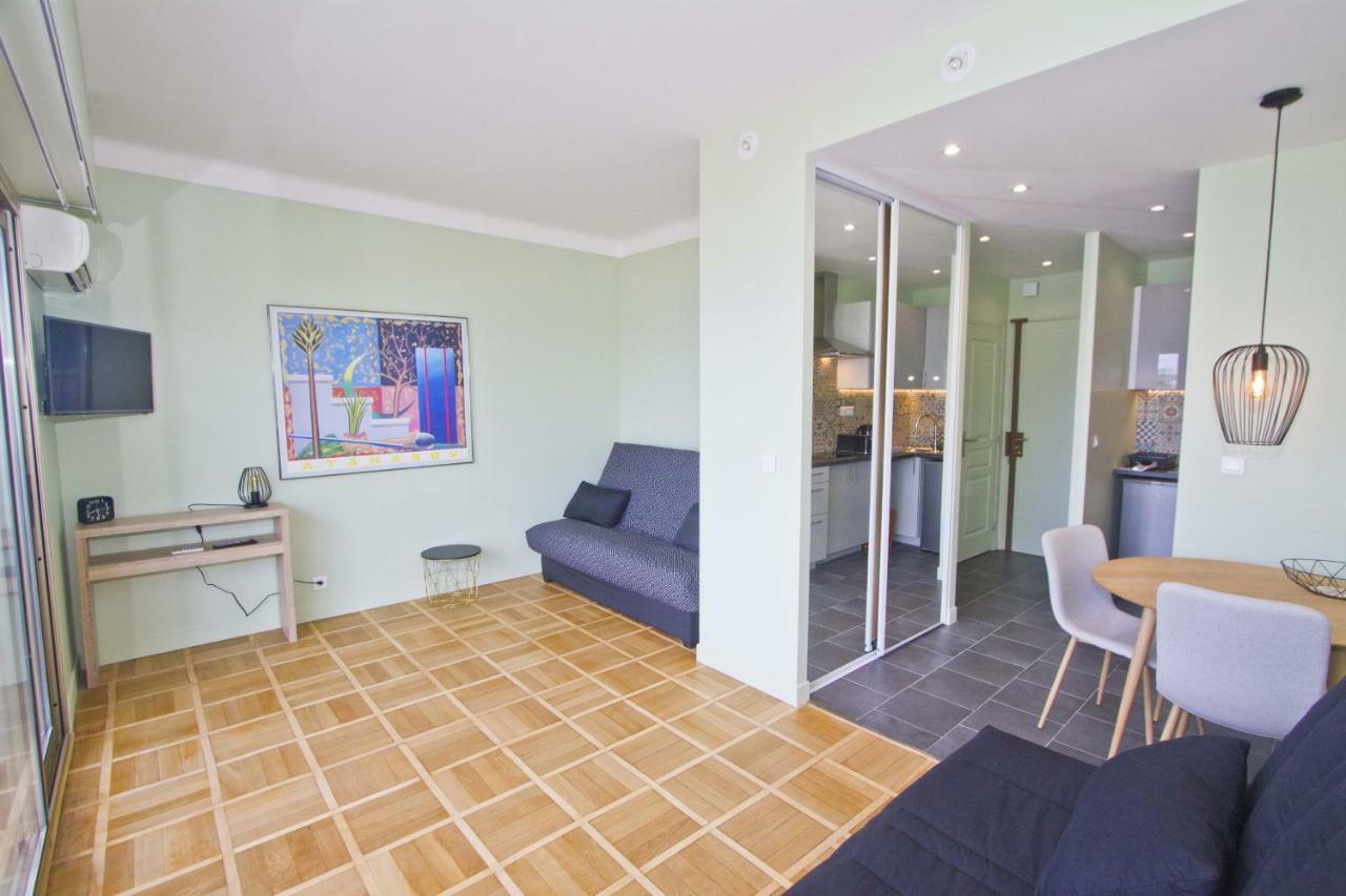 Promenade Holiday - Suffren Beach Nisa Exterior foto